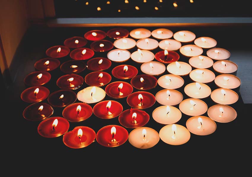 Yin Yang con velas encendidas